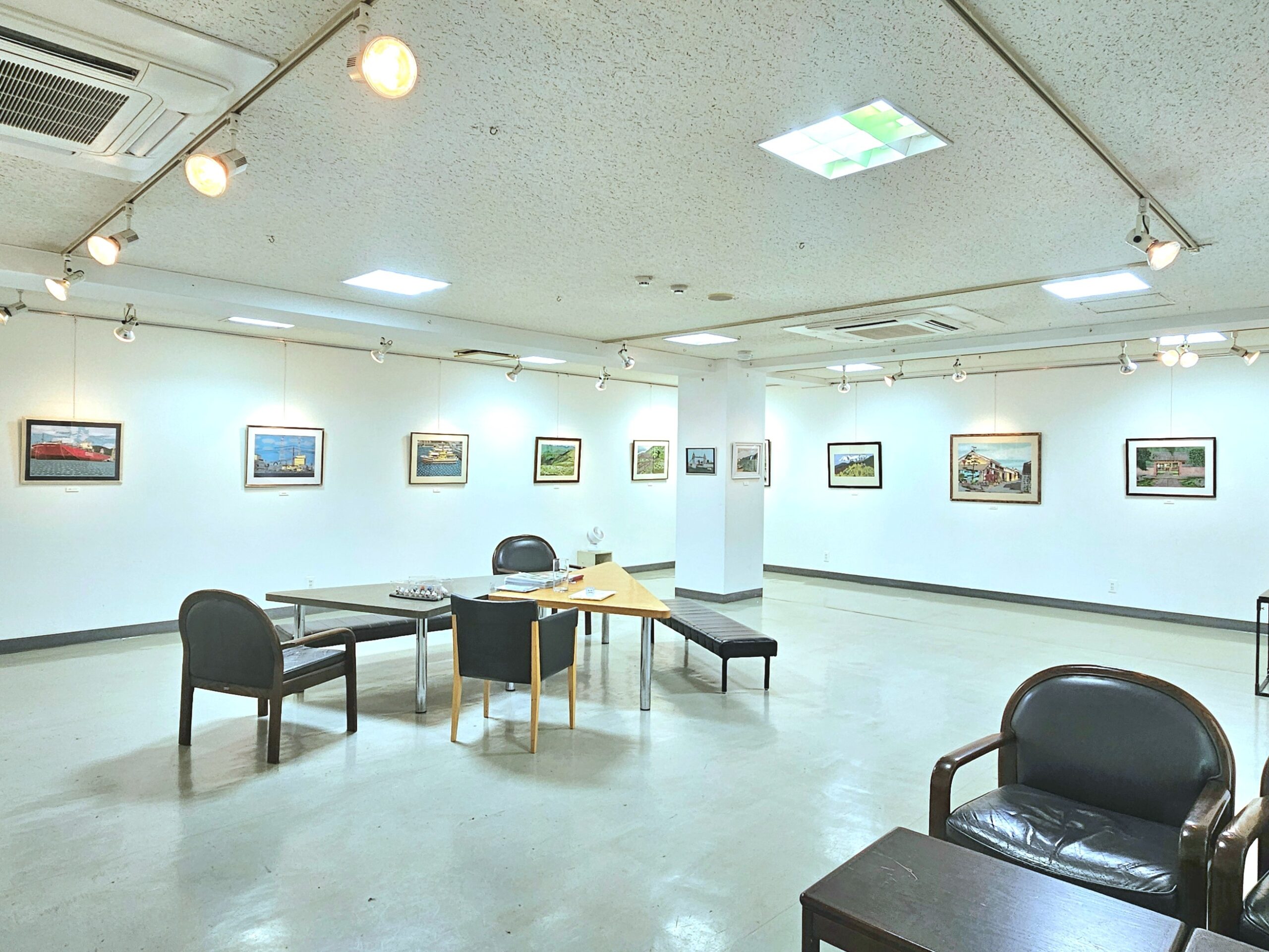 大石涼の涼風絵画展の会場全景